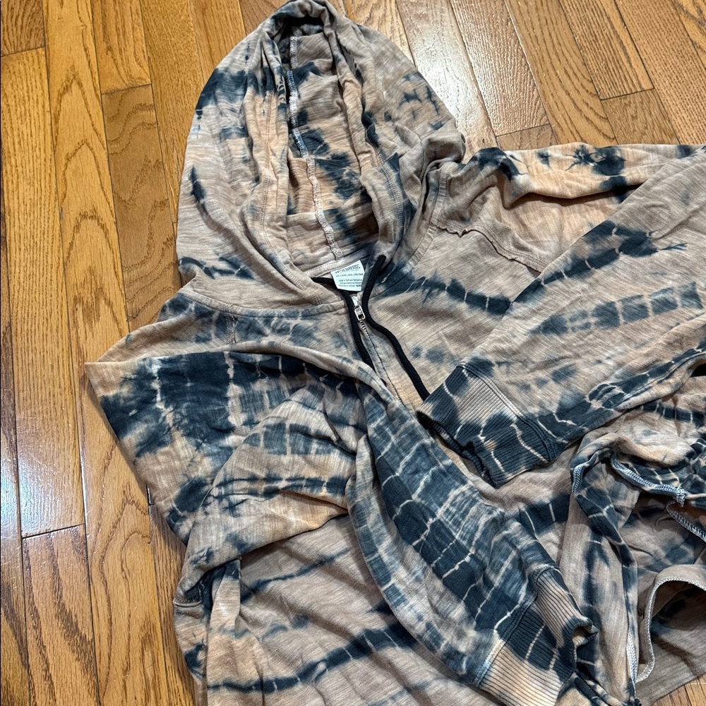 PINK Victoria's Secret Tie-Dye Zip Hoodie in Beige and Black - Picture 5 of 6